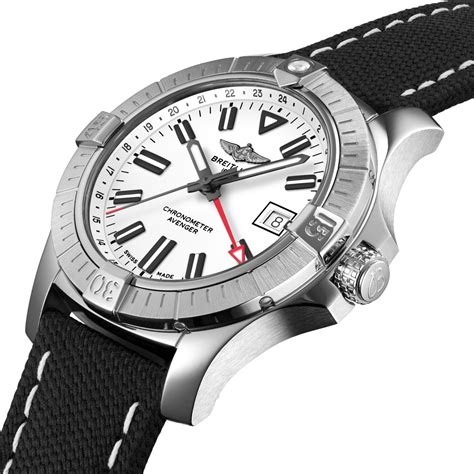 Breitling Avenger gmt 43 white